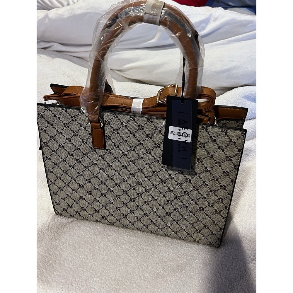 deluxity Los Angeles Hand Bag With Shoulder Strap‎ NWT